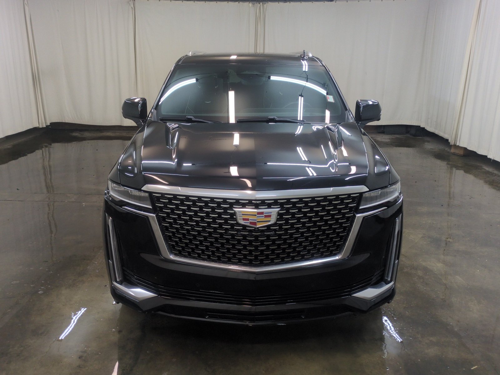 Used 2024 Cadillac Escalade ESV Premium Luxury w/ Performance Package AWD/4WD image 2