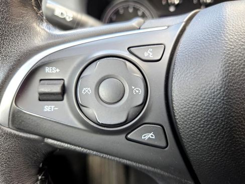 Used 2020 Buick Enclave Essence image 30