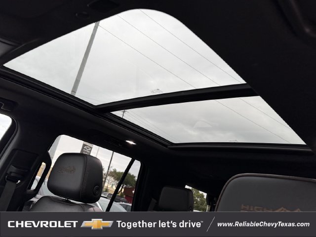 Used 2021 Chevrolet Tahoe High Country w/ Premium Package AWD/4WD image 34