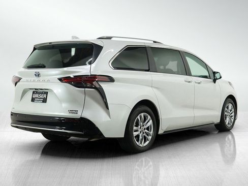 New 2024 Toyota Sienna Limited image 6