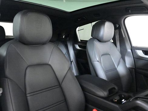 Certified 2025 Porsche Cayenne S image 18