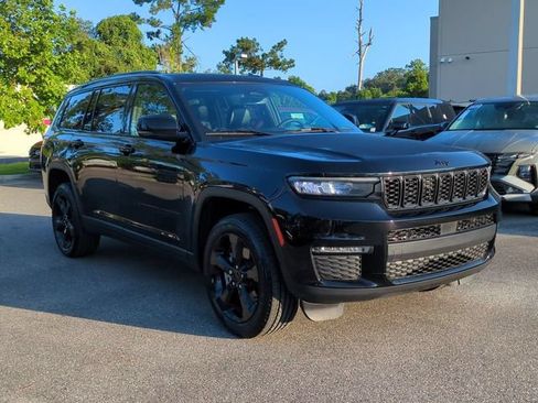 Used 2024 Jeep Grand Cherokee L Limited w/ Black Appearance Package RWD image 3