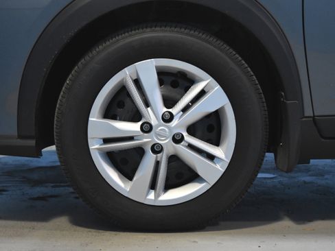 New 2025 Nissan Kicks Play S FWD image 19