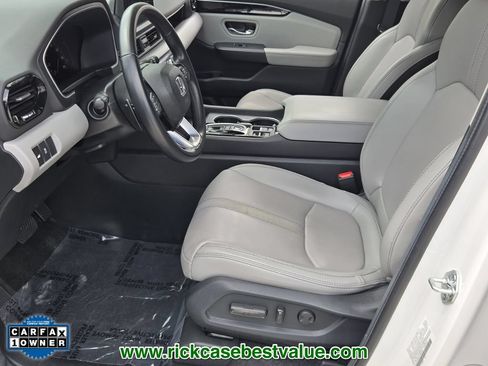 Used 2024 Honda Pilot Touring image 10