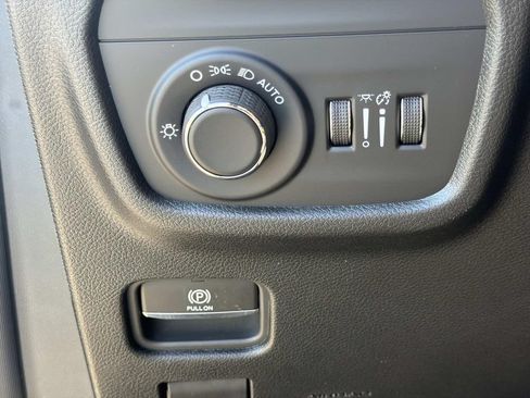 New 2026 Jeep Grand Cherokee Laredo AWD/4WD image 12