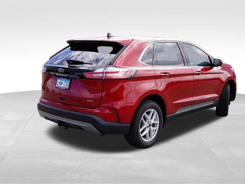 Used 2024 Ford Edge SEL w/ Convenience Package AWD/4WD image 3