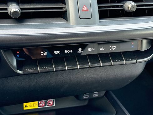 Used 2024 Lexus UX 250h FWD image 18