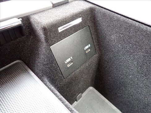 Used 2021 Porsche Cayenne image 26