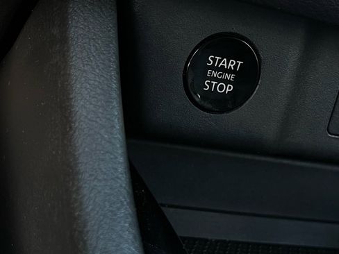 Used 2024 Nissan Rogue SV image 17