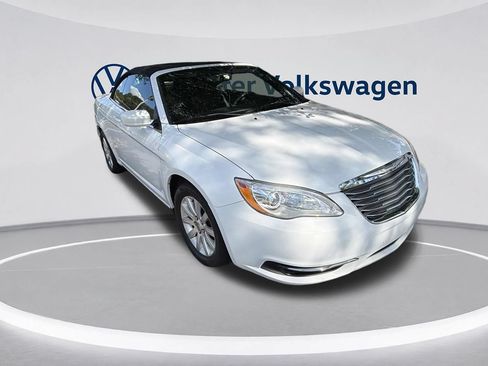 Used 2013 Chrysler 200 Touring FWD image 2