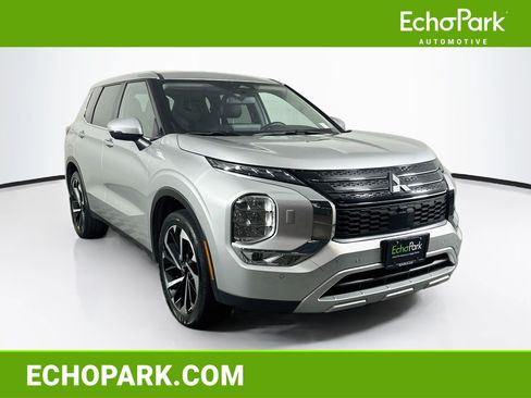 Used 2024 Mitsubishi Outlander SE AWD/4WD image 1