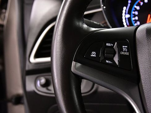 Used 2021 Chevrolet Trax LT w/ Driver Confidence Package image 17