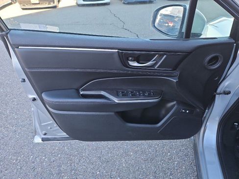 Used 2018 Honda Clarity Plug-In Hybrid image 9