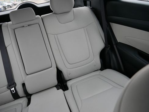 Certified 2025 Hyundai Tucson SE image 14