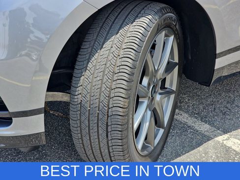 Used 2023 Land Rover Range Rover Velar R-Dynamic S AWD/4WD image 32