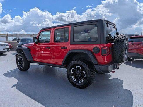 Certified 2025 Jeep Wrangler Unlimited Rubicon AWD/4WD image 6
