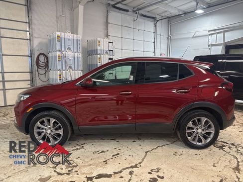 Used 2022 Buick Encore GX Essence w/ Experience Buick Package image 8