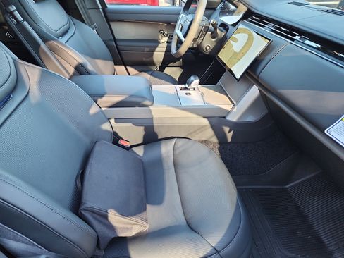 New 2026 Land Rover Range Rover SV image 3