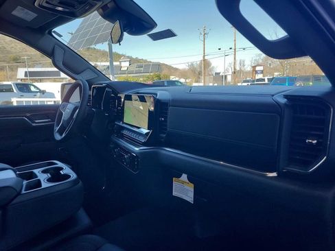 New 2025 Chevrolet Silverado 1500 LT w/ Z71 Off-Road Package AWD/4WD image 28