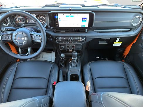 New 2025 Jeep Gladiator Sport w/ Premium Package image 17