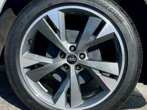 Used 2022 Audi Q4 e-tron Premium Plus w/ Premium Plus AWD/4WD image 29