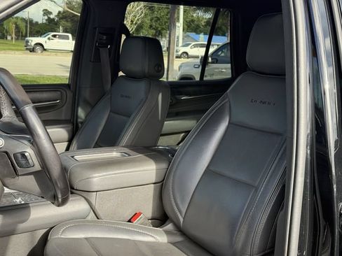 Used 2022 GMC Yukon Denali w/ Denali Premium Package RWD image 15