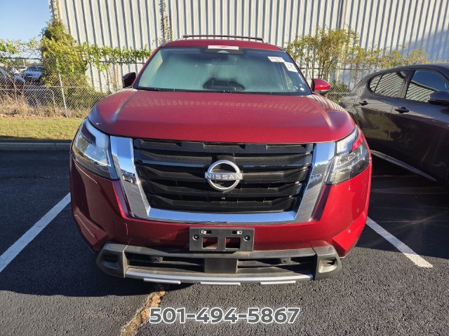 Used 2023 Nissan Pathfinder SL FWD image 2