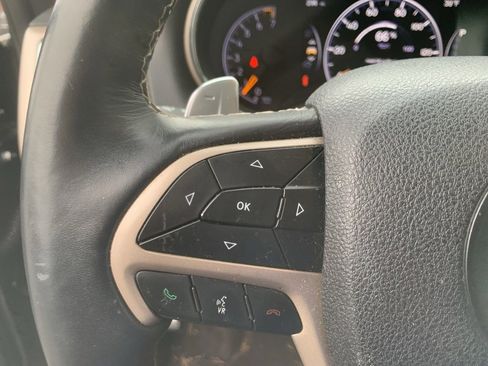 Used 2017 Jeep Grand Cherokee Limited w/ Luxury Group II image 16