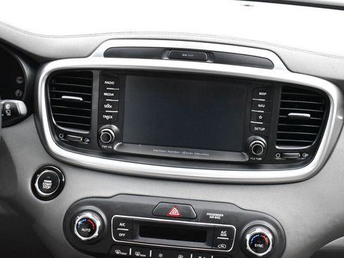 Certified 2020 Kia Sorento SX image 21