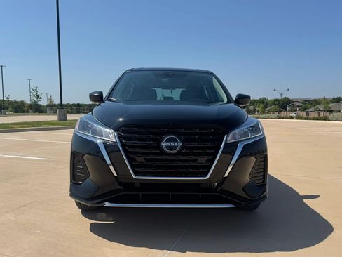 Used 2023 Nissan Kicks S w/ Interior Electronics Package FWD image 2