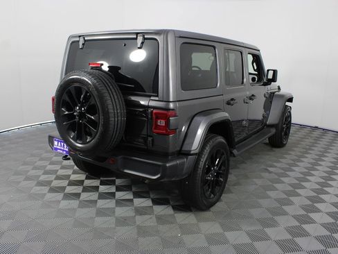 Used 2025 Jeep Wrangler Unlimited Sahara AWD/4WD image 23