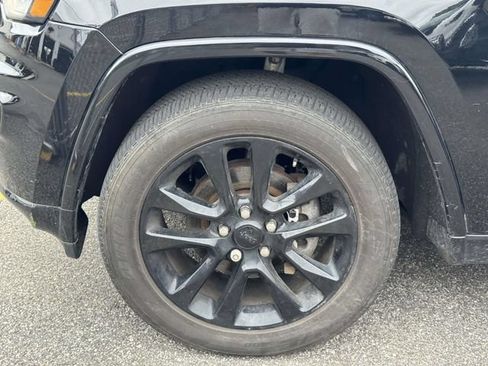 Used 2019 Jeep Grand Cherokee Altitude AWD/4WD image 15