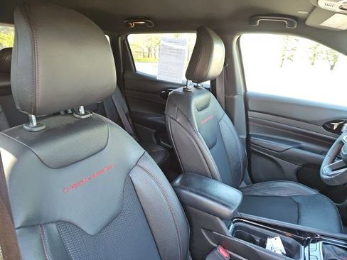 Used 2024 Jeep Compass Trailhawk image 12