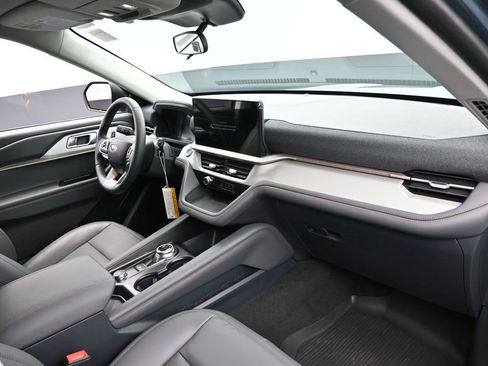 New 2026 Ford Explorer Active w/ Active Comfort Package image 34