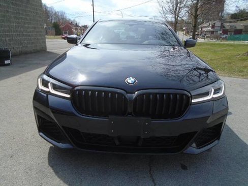 Used 2021 BMW 530i xDrive w/ M Sport Package image 4