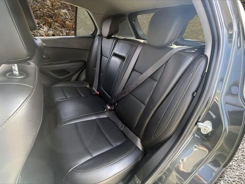 Used 2020 Chevrolet Trax Premier image 24