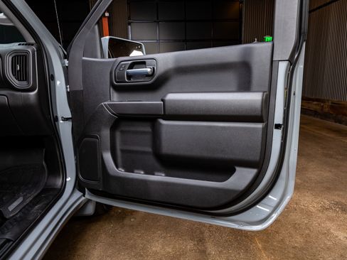 Used 2025 GMC Sierra 1500 Pro w/ Convenience Package image 28