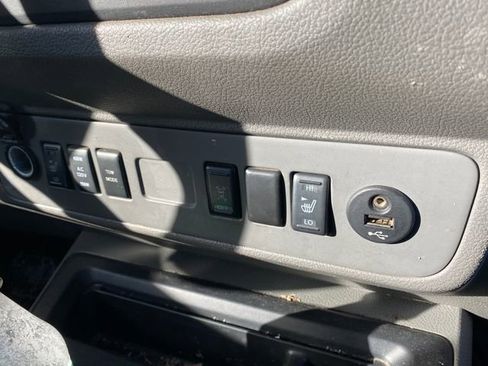 Used 2013 Nissan NV 3500 SL w/ Technology Pkg image 7