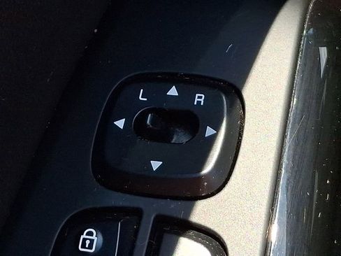 Used 2015 Kia Soul ! w/ Sun & Sound Package FWD image 18
