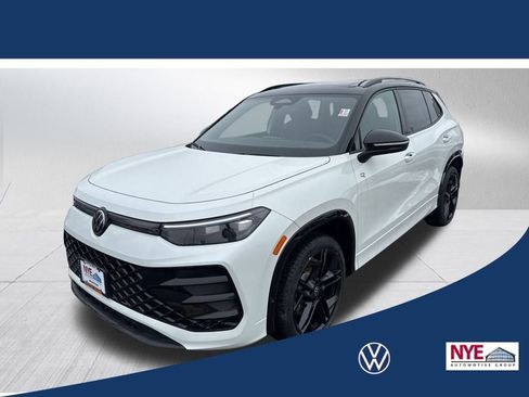 New 2026 Volkswagen Tiguan SE R-Line AWD/4WD image 1