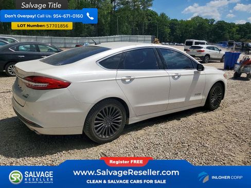 Used 2017 Ford Fusion SE w/ Equipment Group 602A FWD image 4