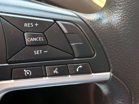Used 2021 Nissan Versa SV FWD image 16