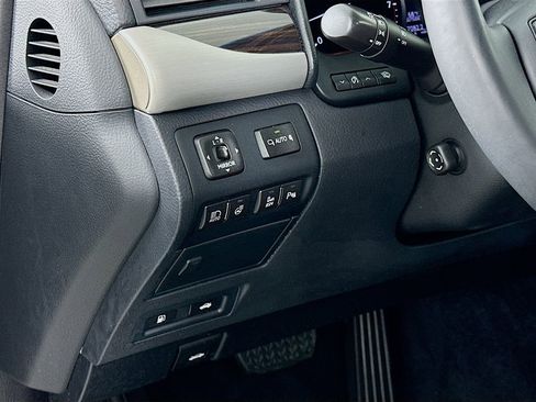 Used 2016 Lexus LS 460 image 10