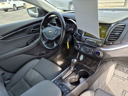 Used 2015 Chevrolet Impala LT w/ Convenience Package image 14