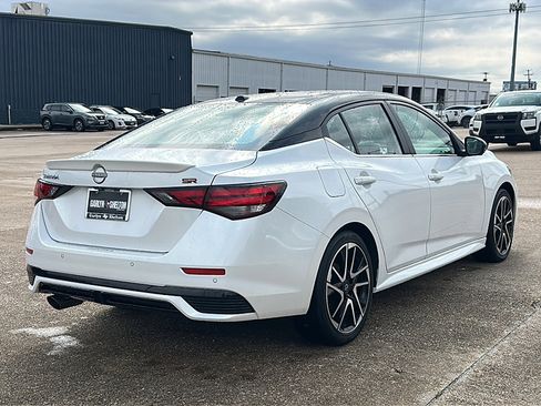 Certified 2024 Nissan Sentra SR w/ SR Premium Package image 8