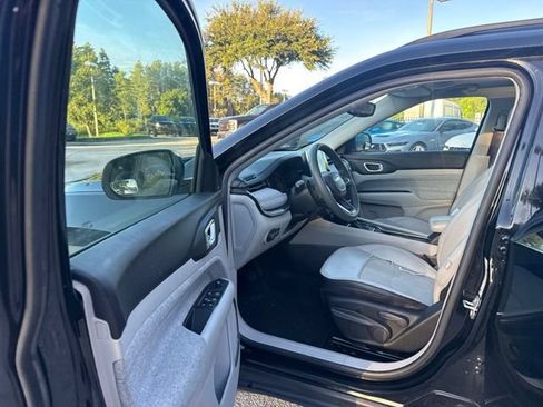 Used 2022 Jeep Compass Latitude w/ Sun and Sound Group FWD image 14