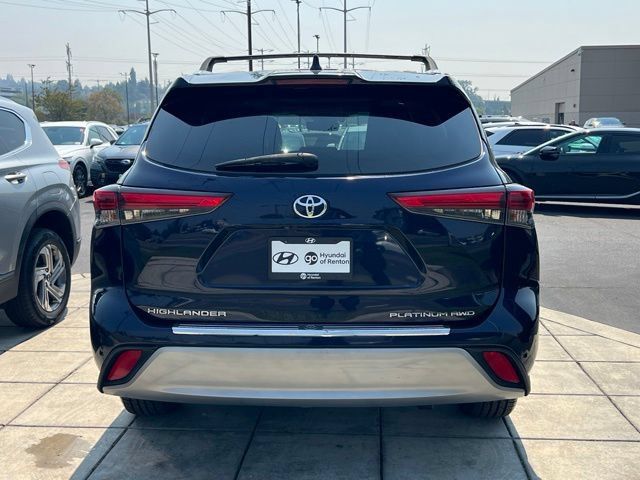 Used 2020 Toyota Highlander Platinum AWD/4WD image 8
