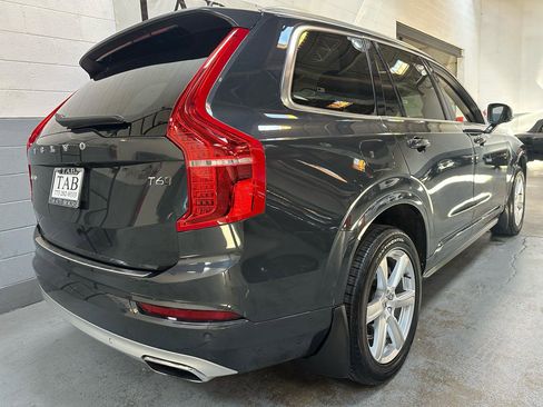 Used 2021 Volvo XC90 T6 Momentum w/ Advanced Package AWD/4WD image 3