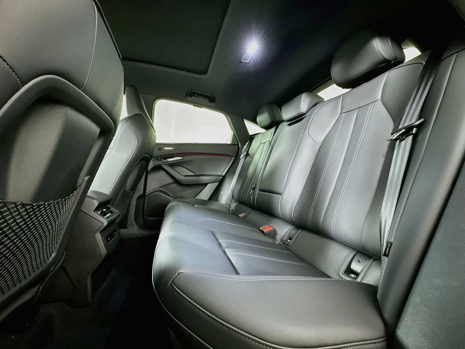 New 2027 Audi SQ6 e-tron Prestige AWD/4WD image 22