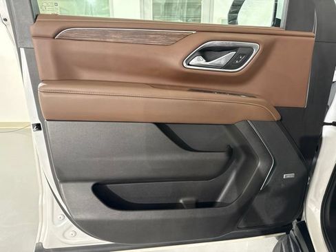 Used 2021 Chevrolet Tahoe High Country AWD/4WD image 17